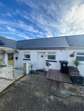 Cosy Cornish cottage with rural views